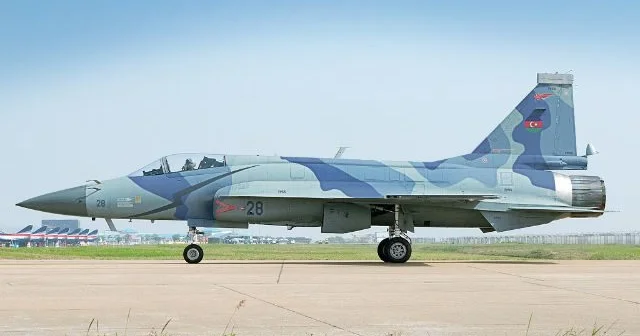 СМИ: Азербайджан укрепит ВВС дополнительными 24 истребителями JF 17 Thunder Block III