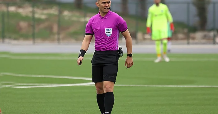 Birinci Liqa: pley off oyununu FİFA referisi idarə edəcək