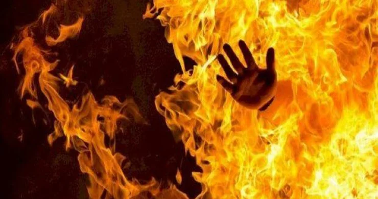 Şəmkirdə ocağa benzin tökən kişi yanıb öldü