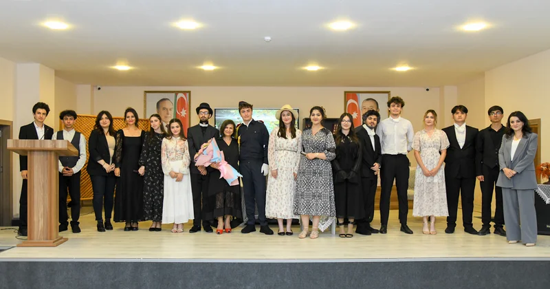 BMU tələbələrinin ifasında Qürur və qərəz tamaşası nümayiş olunub FOTO