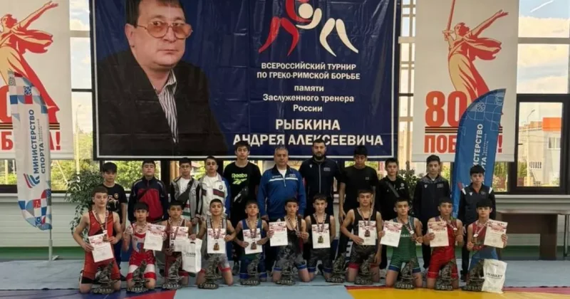 Тамбовский урожай азербайджанских борцов