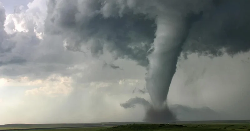 Tornado yaşayış məntəqələrini VURDU
