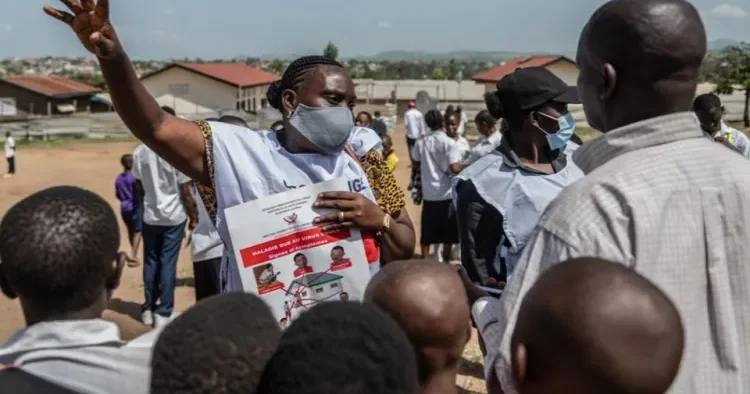 Kanadada Ebola təhlükəsi: 3 ölkədən gələnlər üçün 21 günlük karantin tətbiq olunur