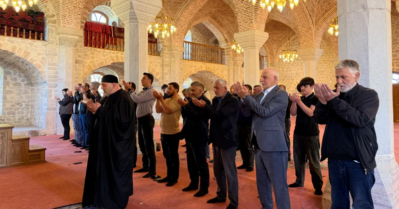 Şuşadakı bayram namazından Fotolar