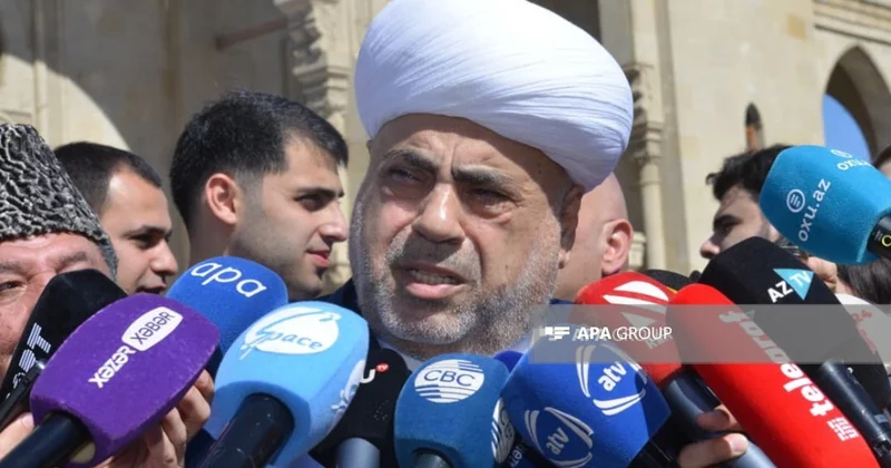 Allahşükür Paşazadə: Bu il də Azərbaycanda bayram namazında şiə və müftilər birlikdə namaz qılıb