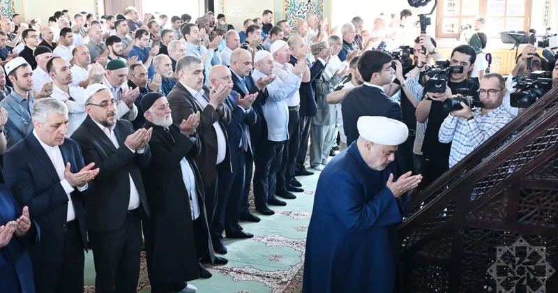 Allahşükür Paşazadə: Dua edirik ki, dövlətimiz, dövlətçiliyimiz əbədi olsun