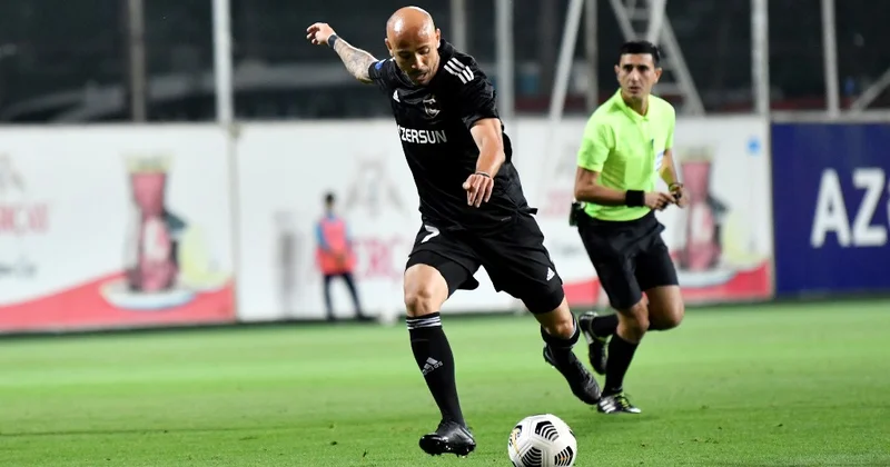 Almeyda “Qarabağ”da qaldı