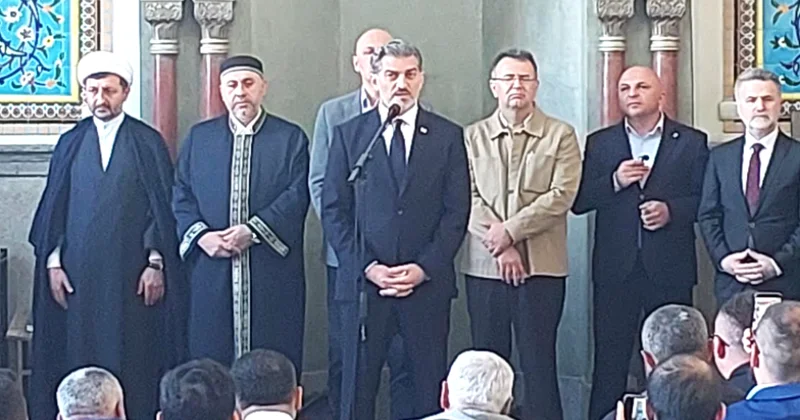 Gürcüstan Prezidenti Qurban bayramı ilə əlaqədar Tbilisidəki Cümə məscidini ziyarət edib
