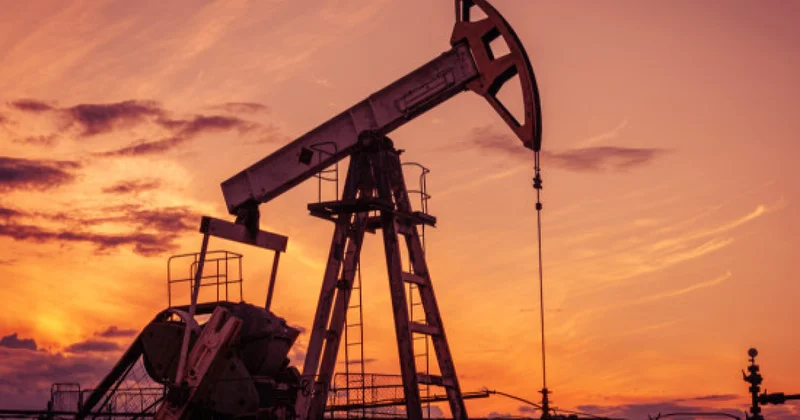 У нефти спад