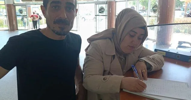 Terminalda unudulmuş qızıl çanta sahiblərinə qaytarılıb