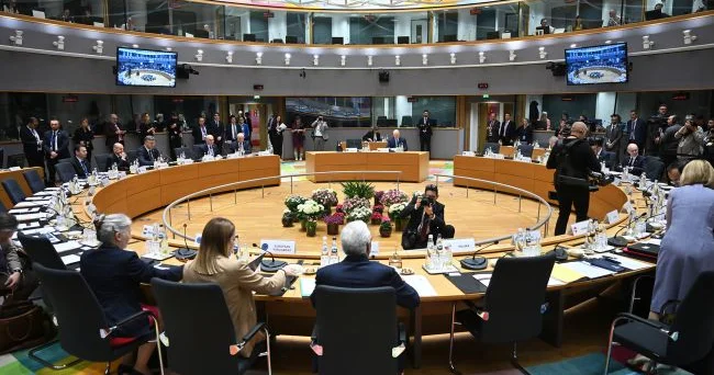 AB Orbanın təcrübəsi səbəbindən yeni üzvlərin veto səlahiyyətini məhdudlaşdırmaq istəyir