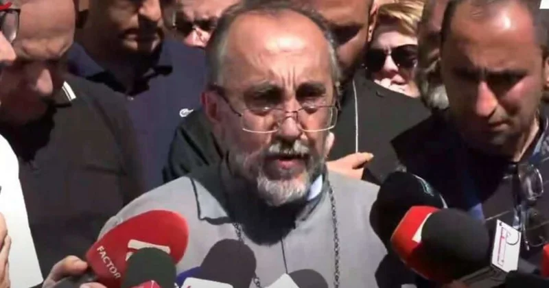 Eçmiədzindən hərbi çevriliş mesajı: Nikol Paşinyandan açıqlama gəldi FOTO