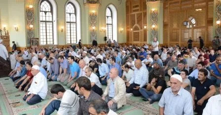 Uşaqları dini mərasimlərə aparmayın! Rəsmi müraciət