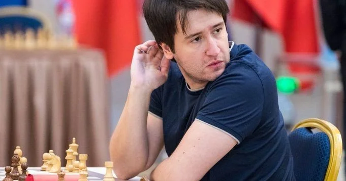 Teymur Rəcəbov liderdən 1,5 xal geri qalır