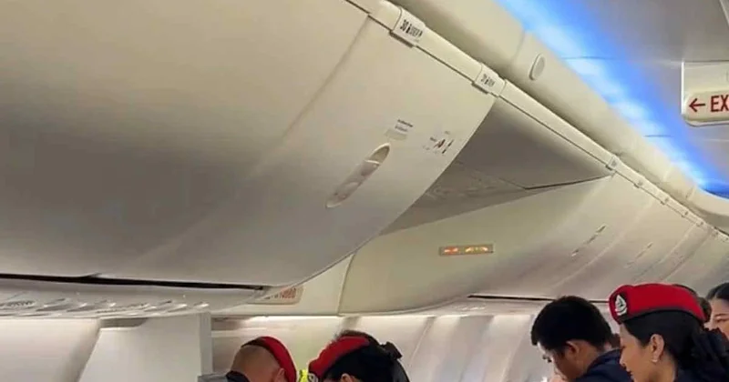 Banqkok hava limanında insident: Sərnişin təyyarədən çıxarıldı FOTO