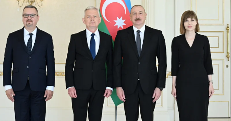 Prezident yeni səfirlərin etimadnaməsini qəbul etdi (YENİLƏNİB)
