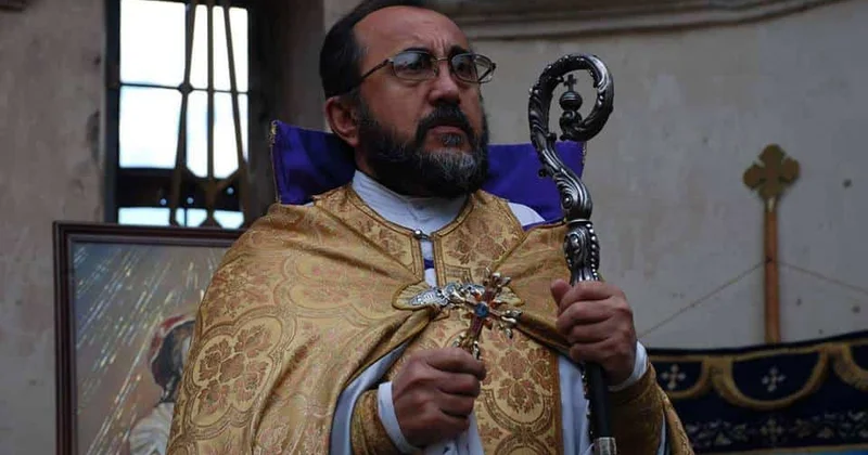 Eçmiədzin ərazisində arxiyepiskop Mikael Ajapakhyanın saxlanmasına mane olanlara qarşı cinayət işi açılıb