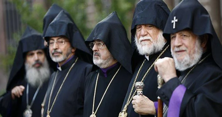 Ermənistan MTX vətəndaşları Acapaxyanın həbsinə mane olmamağa çağırıb