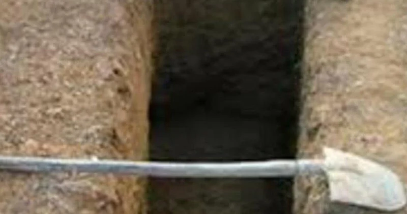 Diri diri məzara basdırılan insanlar xilas edildilər FOTO