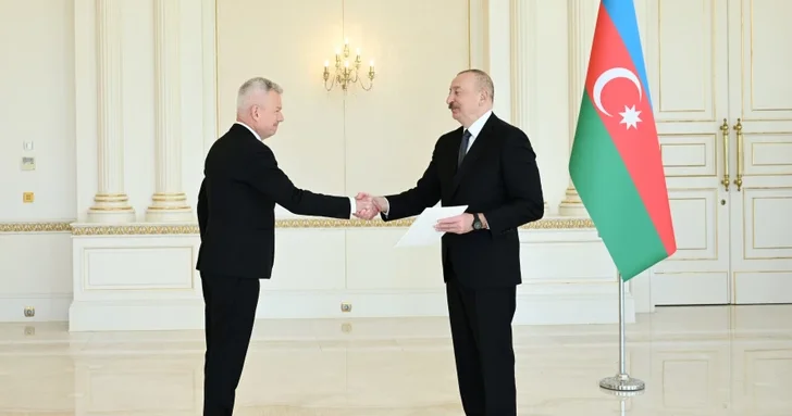 Президент принял верительные грамоты новоназначенного чрезвычайного и полномочного посла Польши