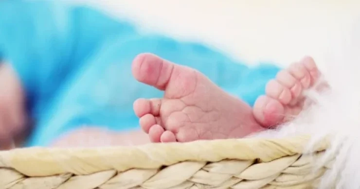 19 yaşlı ana yeni doğulan qızını çox ağladığı üçün öldürdü