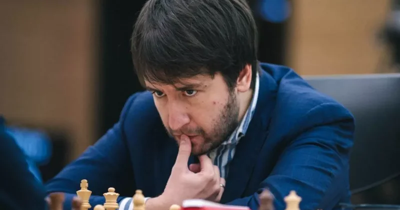 Раджабов успешно стартовал на турнире в Москве