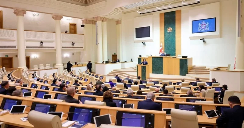Gürcüstanda Təhlükəsizlik Şurasının ləğvi haqqında qanun qəbul edildi