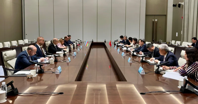 Energetika naziri Çinin Milli Enerji Administrasiyasının rəhbəri ilə görüşüb