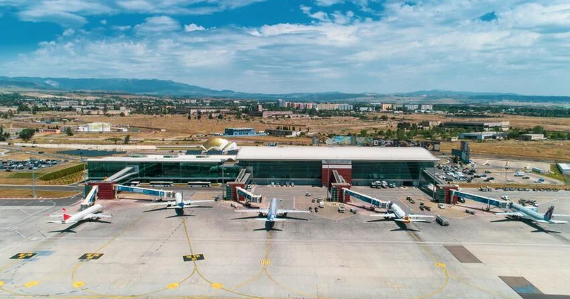 Tbilisidə yeni beynəlxalq aeroportun inşası təxirə salındı
