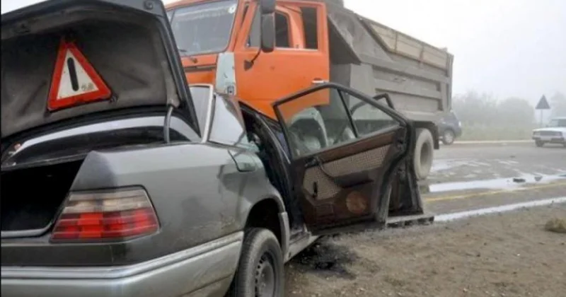 Ağır qəza: Kamaz Opel lə toqquşdu