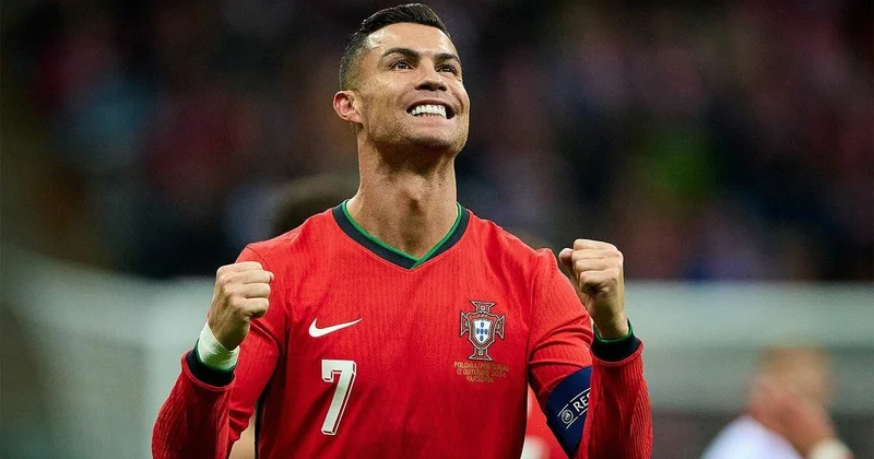 Ronaldo yeni müqavilə imzaladı! Sadəcə 1 dəqiqədə hesabına yatırılan pula baxın