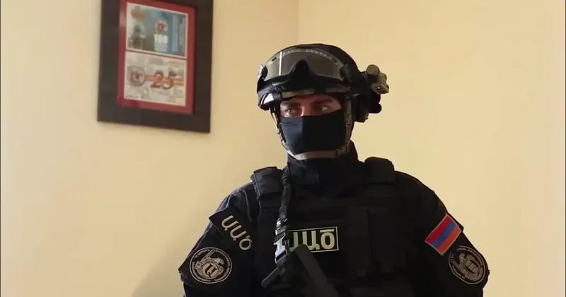 Спецназ СНБ Армении прибыл к резиденции Гарегина II Видео