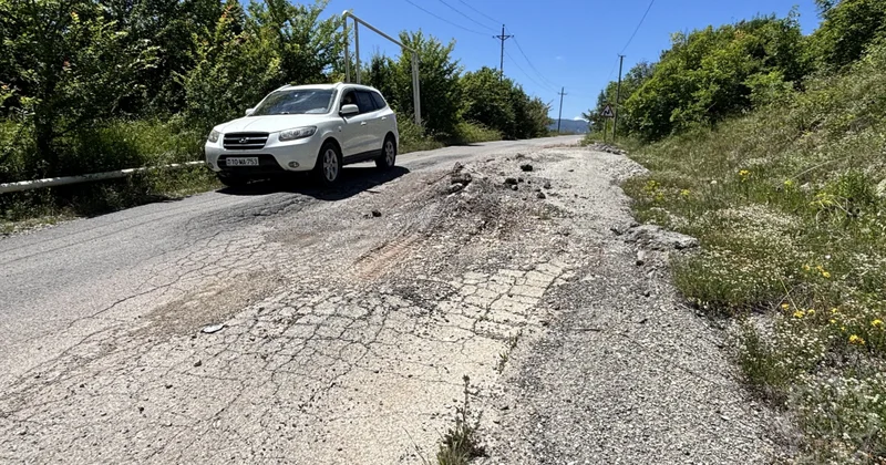 3 kəndi birləşdirən yol yararsız vəziyyətə düşüb FOTOLAR
