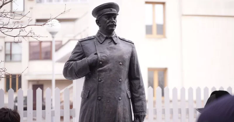 В российском городе откроют гигантский памятник Сталину