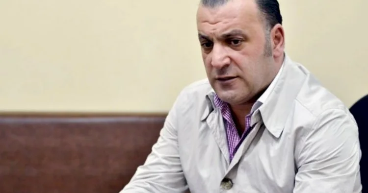Müğənni sərvətini bölüşdürdü: Nəvənin də payı var