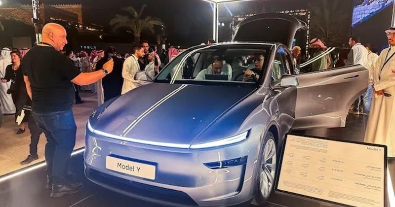 Маск сообщил о первой автономной доставке беспилотного такси Tesla