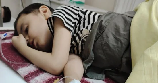 Nihat balanın sizlərin bir manatına ehtiyacı var, DƏSTƏK OLAQ FOTO