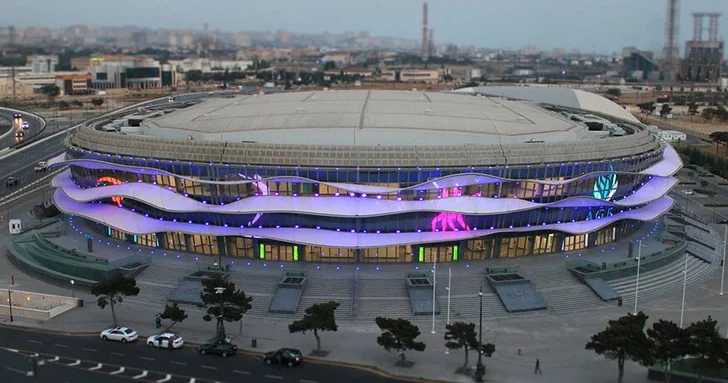 На Национальной гимнастической арене в Баку стартовал турнир UFC