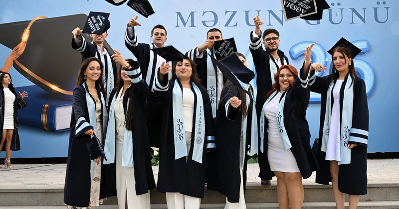 Əmək və Sosial Münasibətlər Akademiyasında məzun günü Fotolar