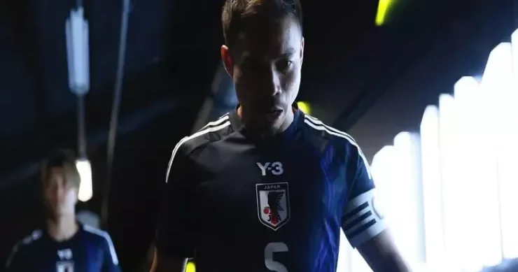 Beş dünya çempionatında iştirak edən ilk asiyalı futbolçu
