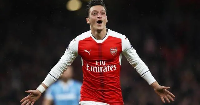 Məsut Özil TFF prezidentliyinə namizəddir