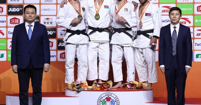 Sindaoda 1 qızıl, 2 bürünc medal