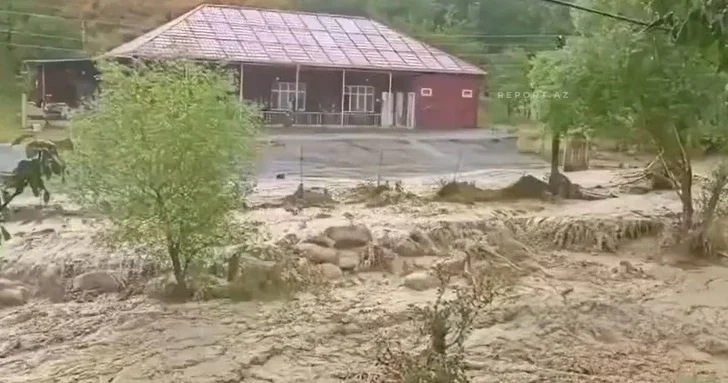 В Шеки из за селей оказались отрезаны несколько населенных пунктов