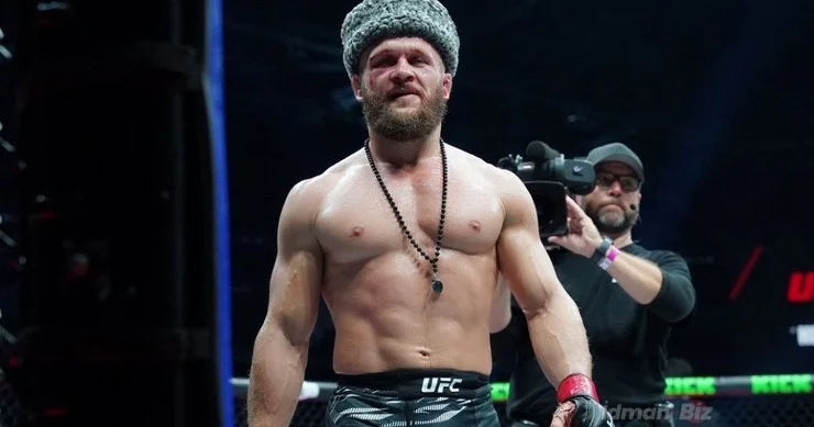 Rafael Fiziyev Bakıdakı UFC turnirinin əsas döyüşündə qələbə qazanıb