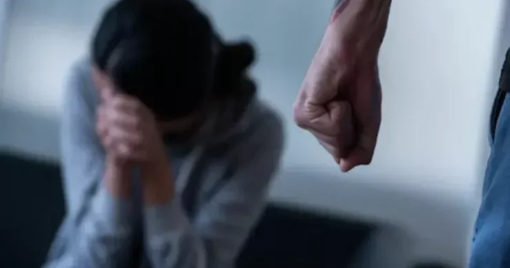 Qazaxda kişi arvadını yuxudan oyadıb 10 dəqiqə döydü Səbəbi və cəzası...