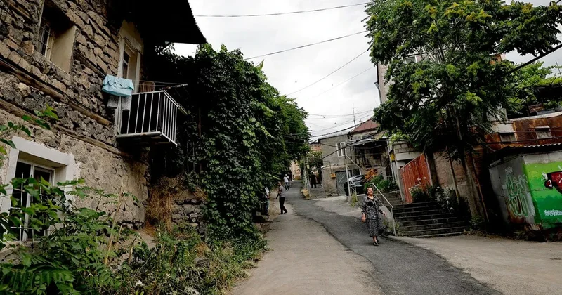 Paşinyan vəd verdi: Tarixi Kond məhəlləsi sakinlər köçürülmədən bərpa olunacaq