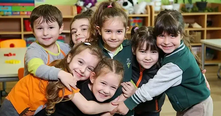 Uşaqlara yaxşı nümunə göstərmək onları tərbiyə etməyin yeganə yoludur