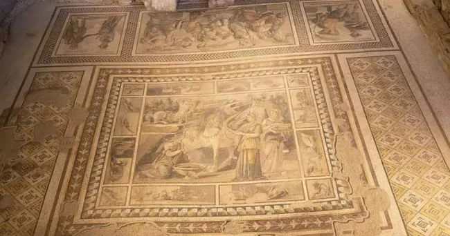 Kanalizasiya borularının altından çıxan 1800 illik lüks: 4 metr dərində gizlənən kübar ziyafətlərin tarixi sübutu Video