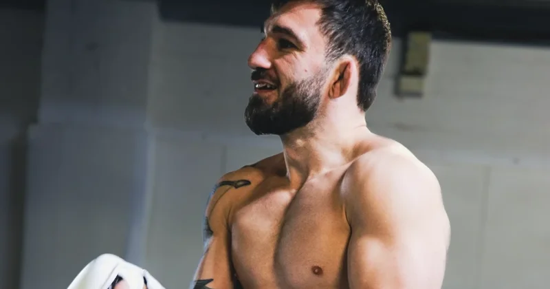 UFC: Ofli işi ilk raundda BİTİRDİ