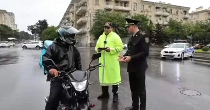 Yol polisi motosiklet və moped sürücülərini məsuliyyətli olmağa ÇAĞIRIR VİDEO